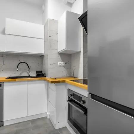 Zloty Potok Chic By Bookinghost 华沙